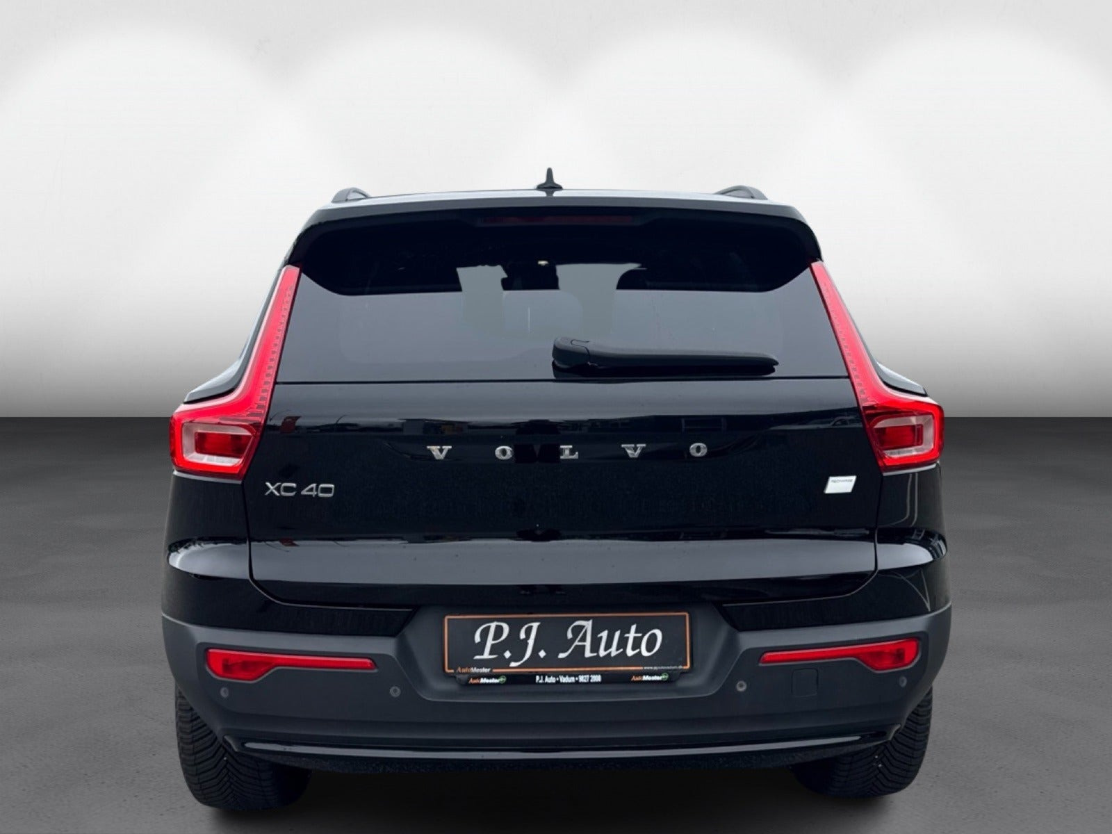 Sort Volvo XC40 fra 2023