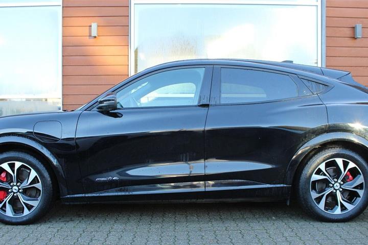 Sort Ford Mustang Mach-E fra 2023