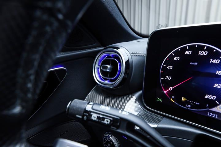 Sort Mercedes C300 e fra 2022