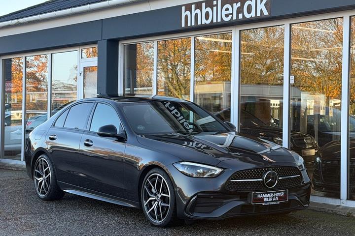 Grå Mercedes C300 d fra 2023