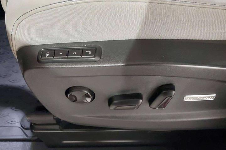 Blå VW ID.Buzz fra 2023