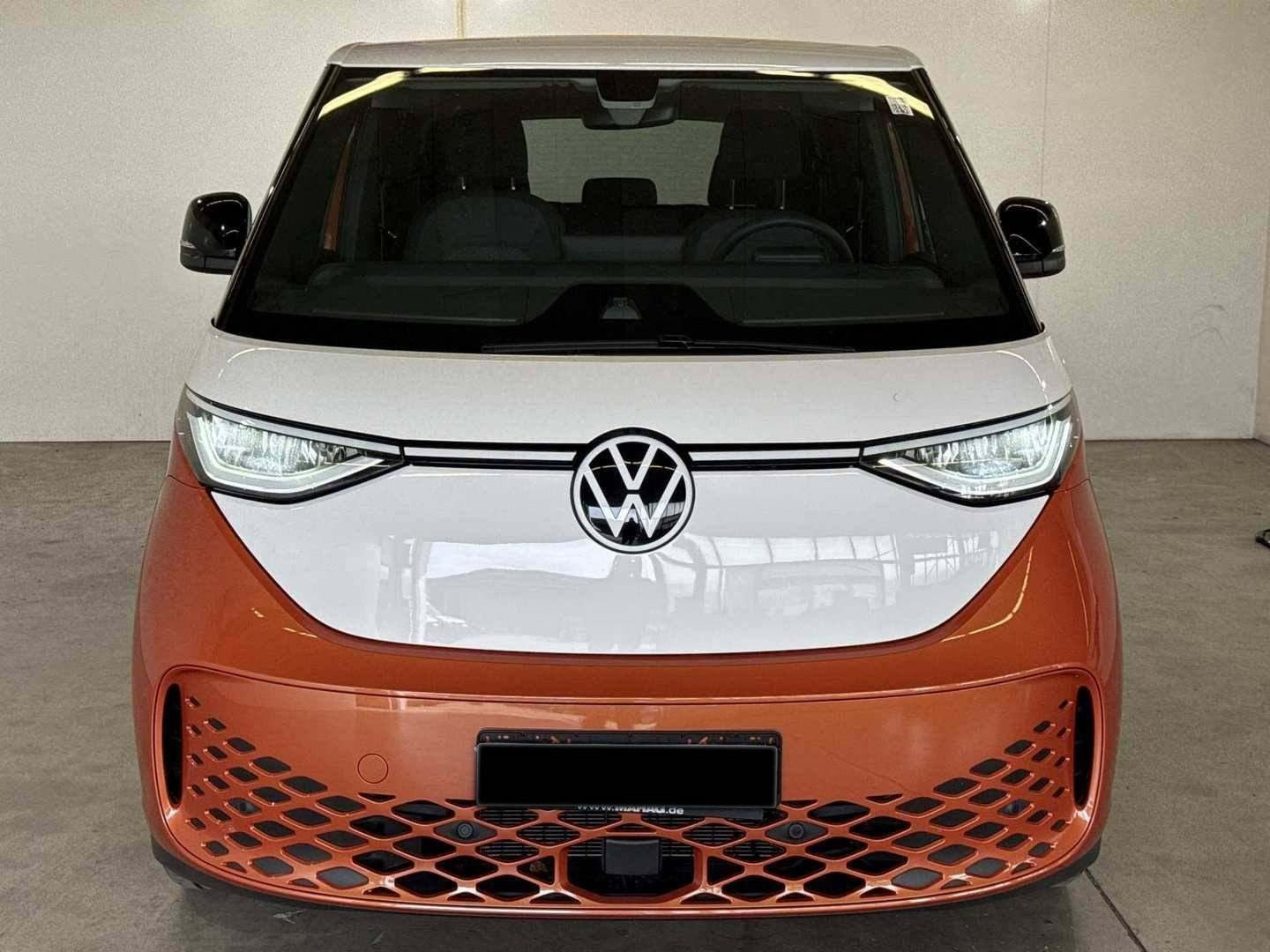 Orange VW ID.Buzz fra 2025