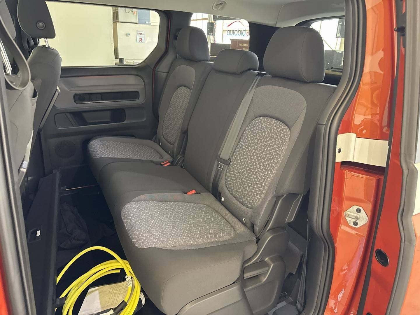 Orange VW ID.Buzz fra 2025