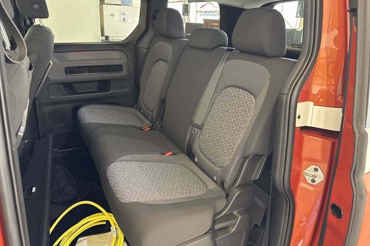 Orange VW ID.Buzz fra 2025