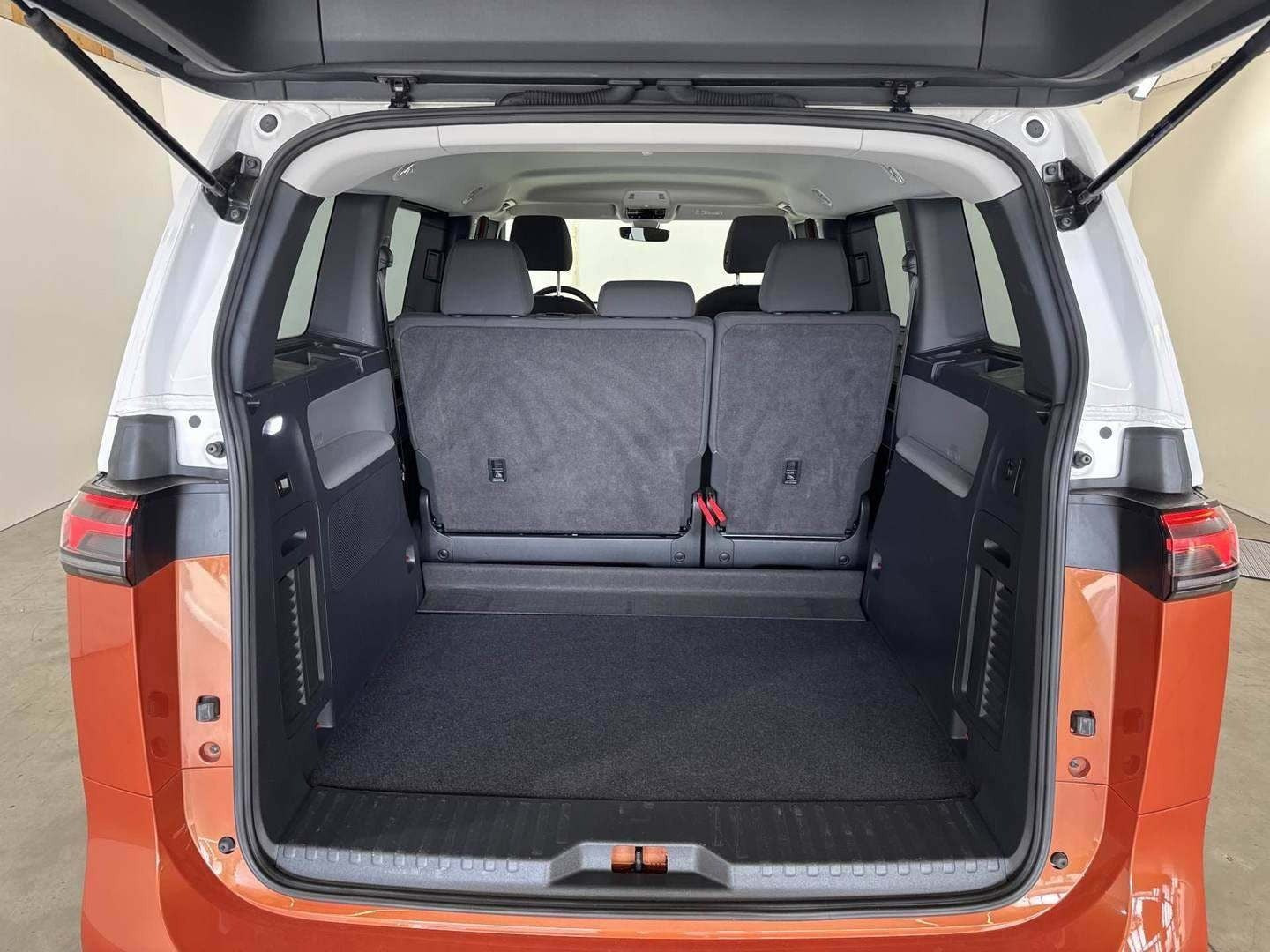 Orange VW ID.Buzz fra 2025