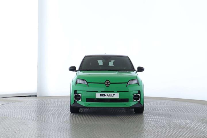 Grøn Renault 5 E-Tech fra 2025
