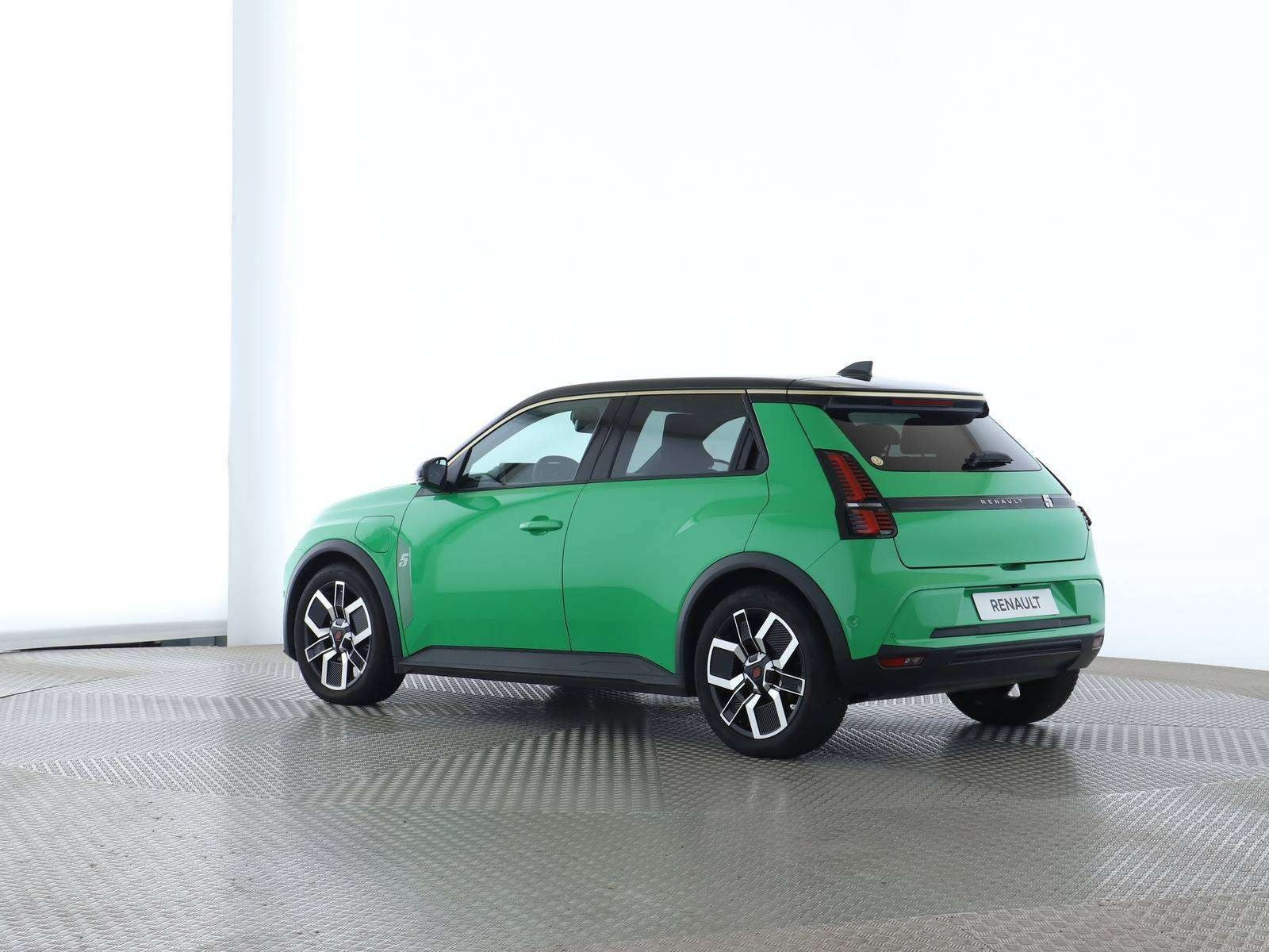 Grøn Renault 5 E-Tech fra 2025