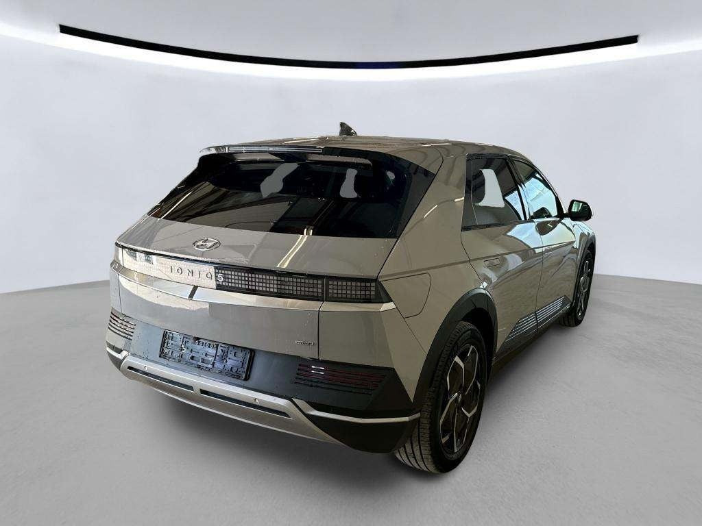 Sølv Hyundai Ioniq 5 fra 2023