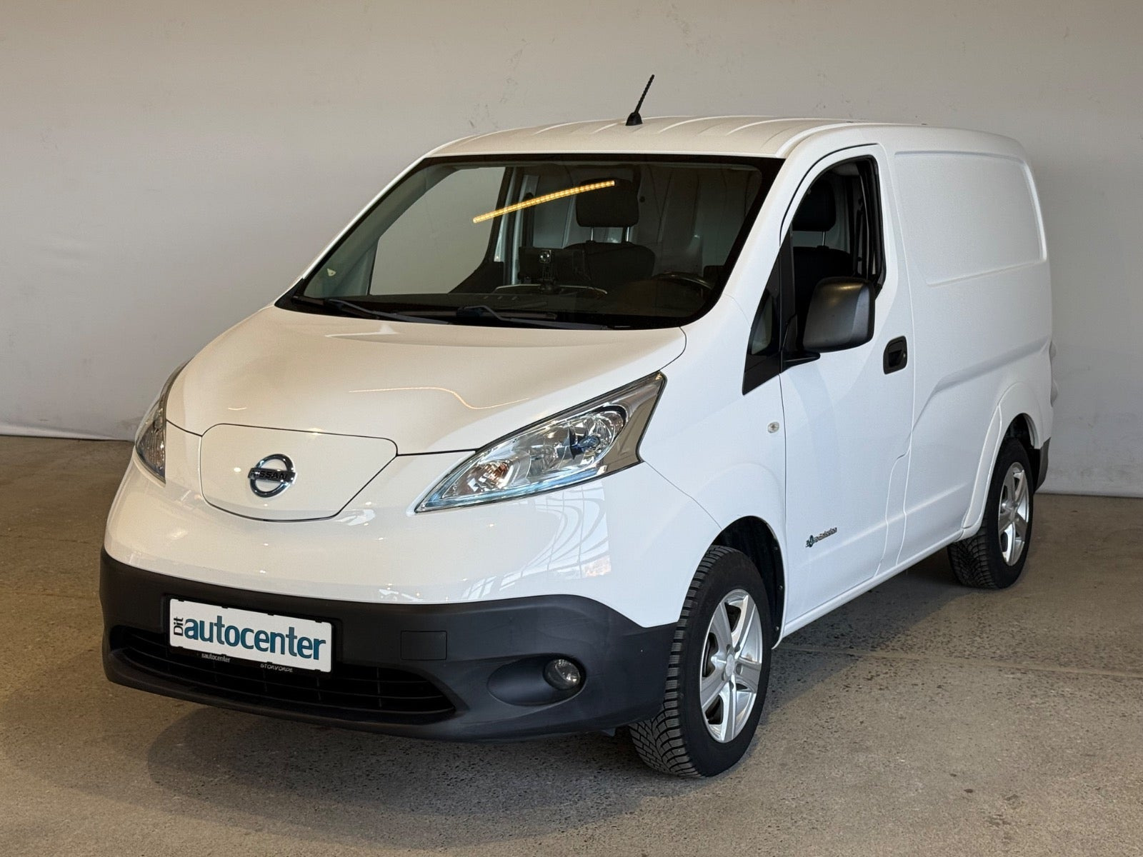 Hvid Nissan e-NV200 fra 2014