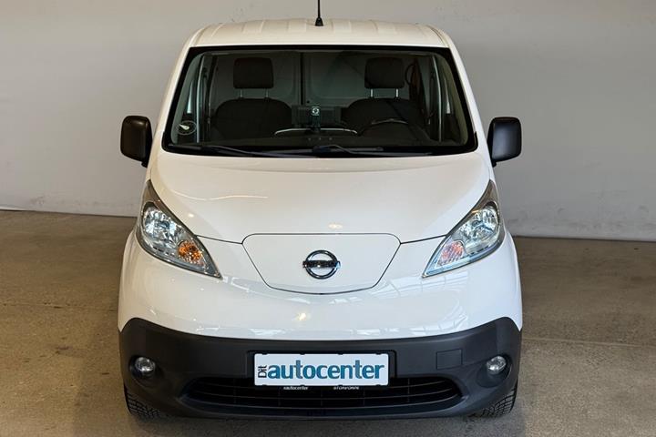 Hvid Nissan e-NV200 fra 2014