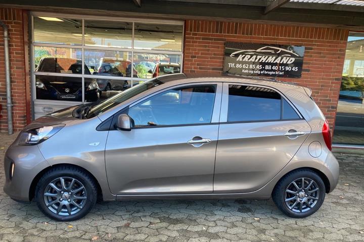 Brun Kia Picanto fra 2016