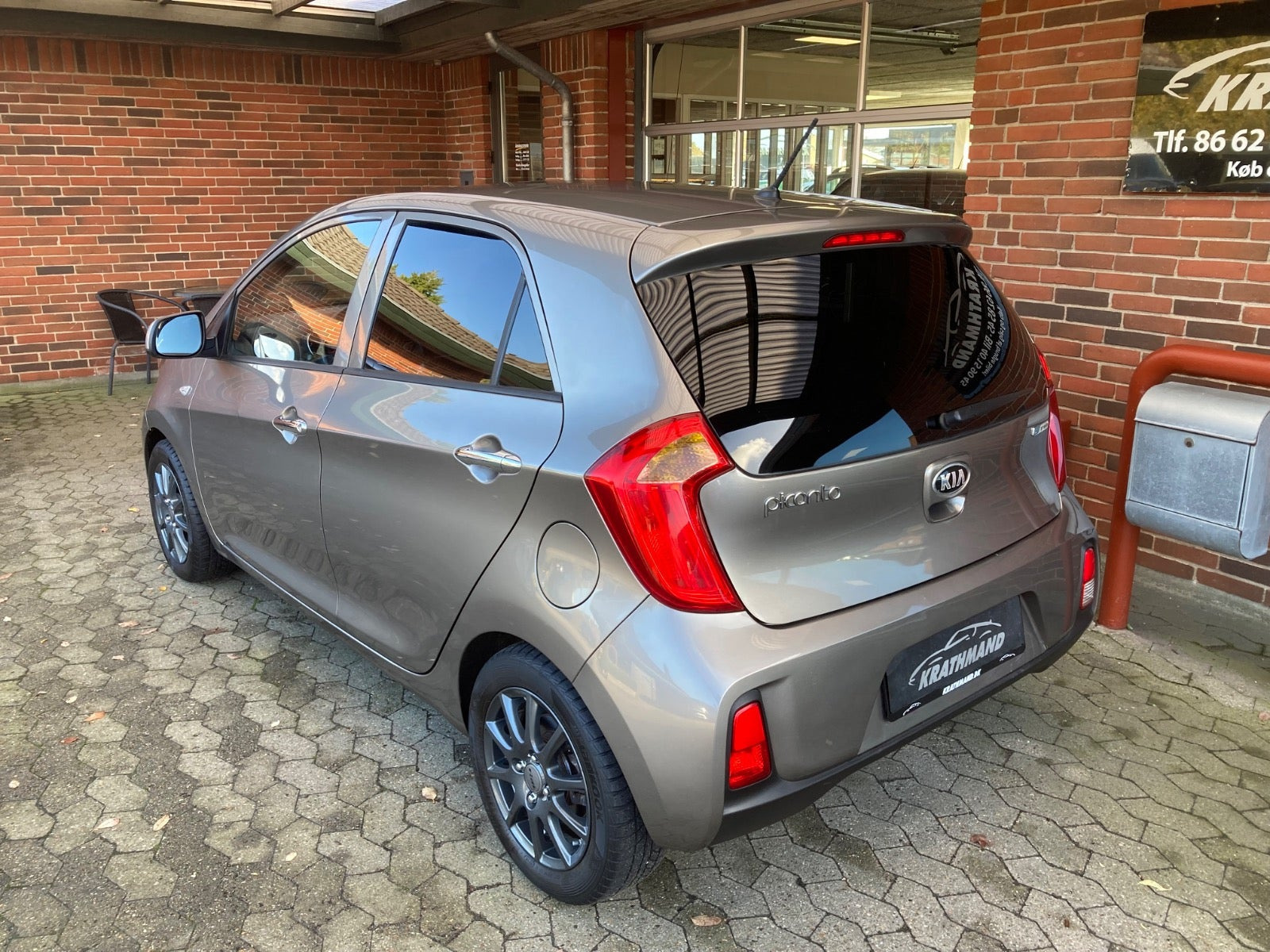 Brun Kia Picanto fra 2016