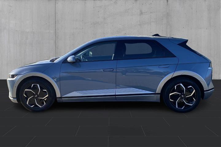 Blå Hyundai Ioniq 5 fra 2023