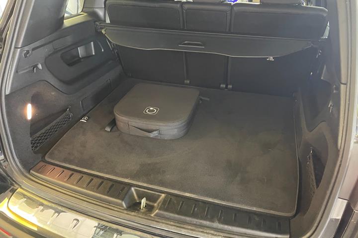 Sort Mercedes EQB250+ fra 2024