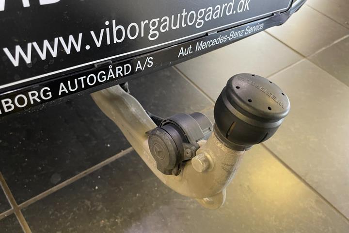 Sort Mercedes EQB250+ fra 2024