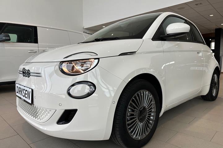 Hvid Fiat 500e fra 2023