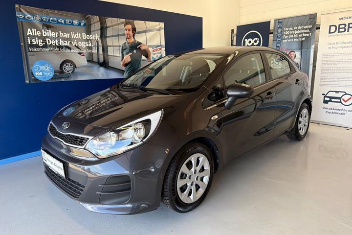 Grå Kia Rio fra 2016