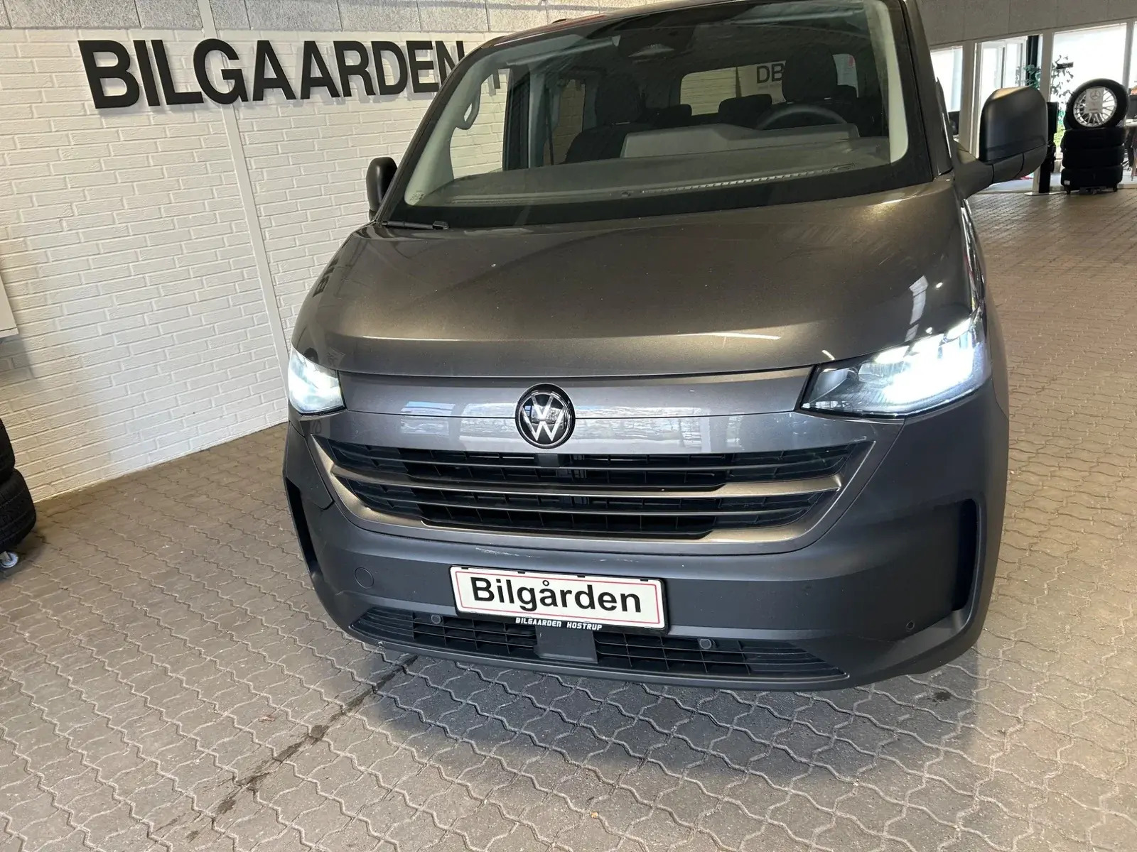 VW e-Caravelle 64 Basis SWB