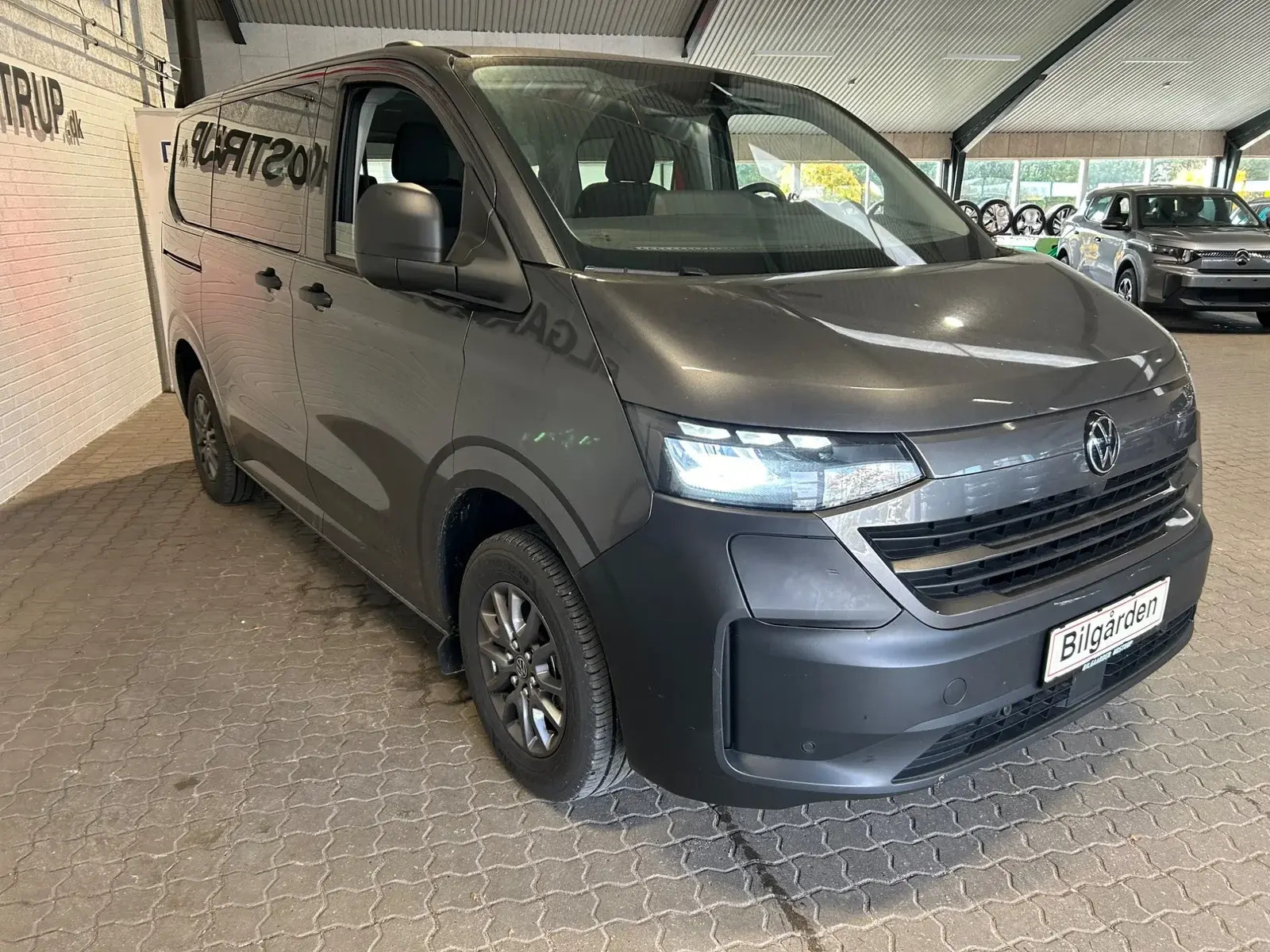 Grå VW e-Caravelle fra 2026