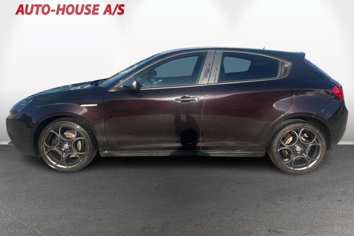 Sort Alfa Romeo Giulietta fra 2018