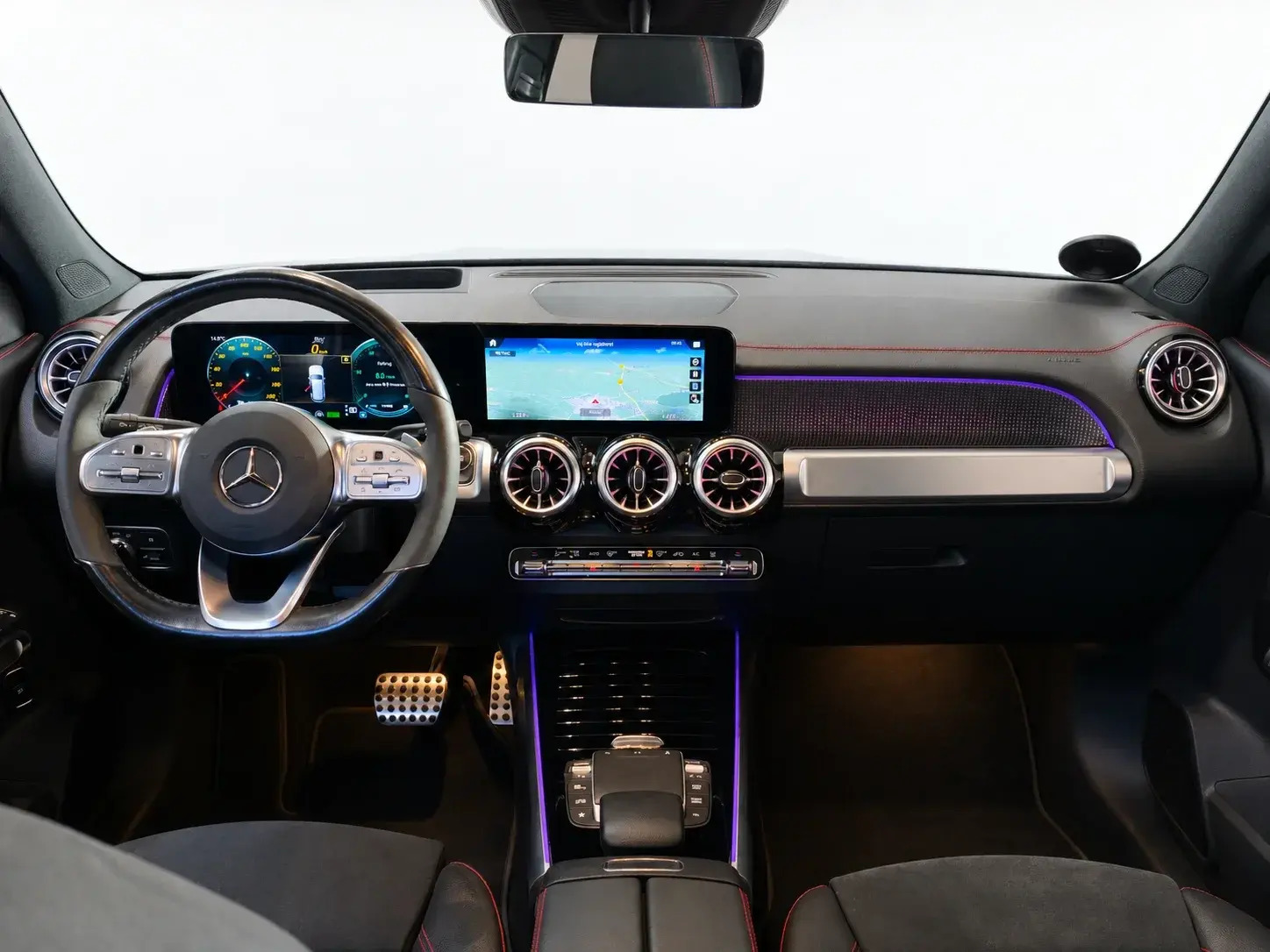 Grå Mercedes EQB300 fra 2022