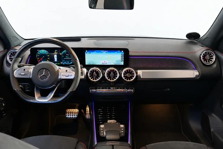 Grå Mercedes EQB300 fra 2022