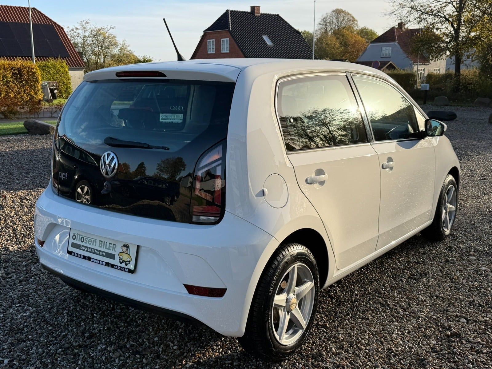 Hvid VW UP! fra 2018