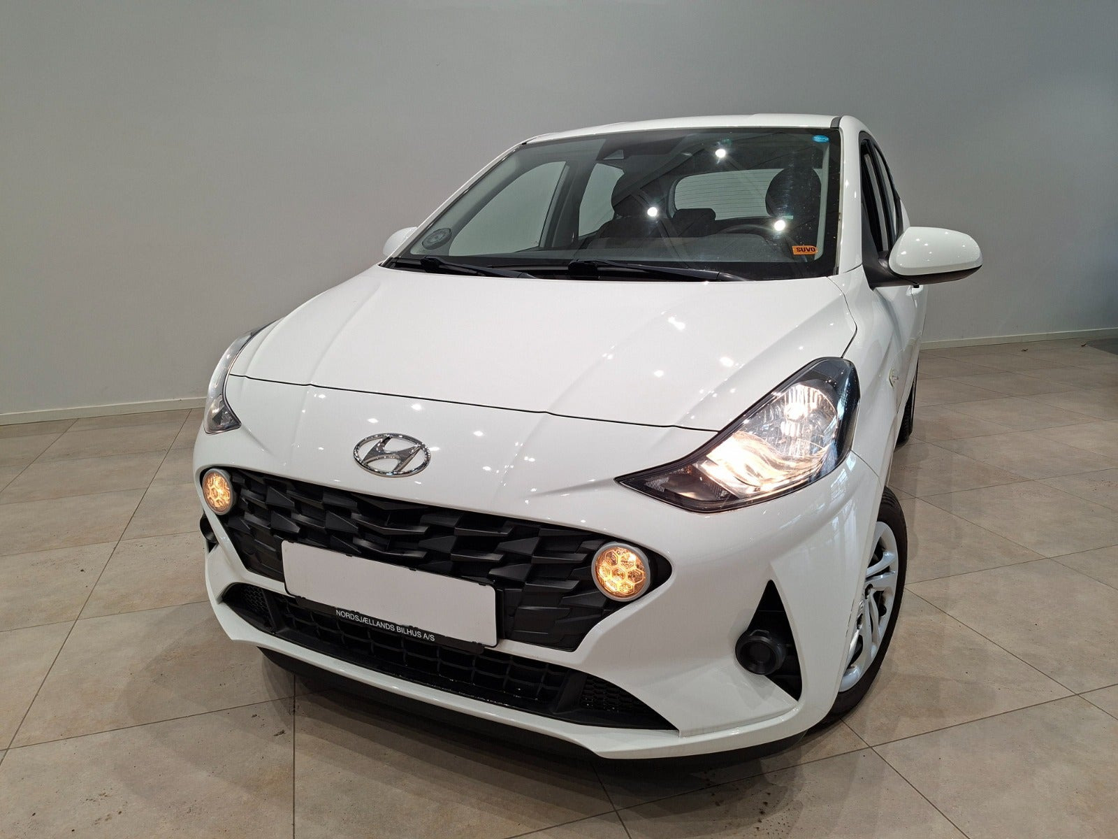 Hvid Hyundai i10 fra 2021