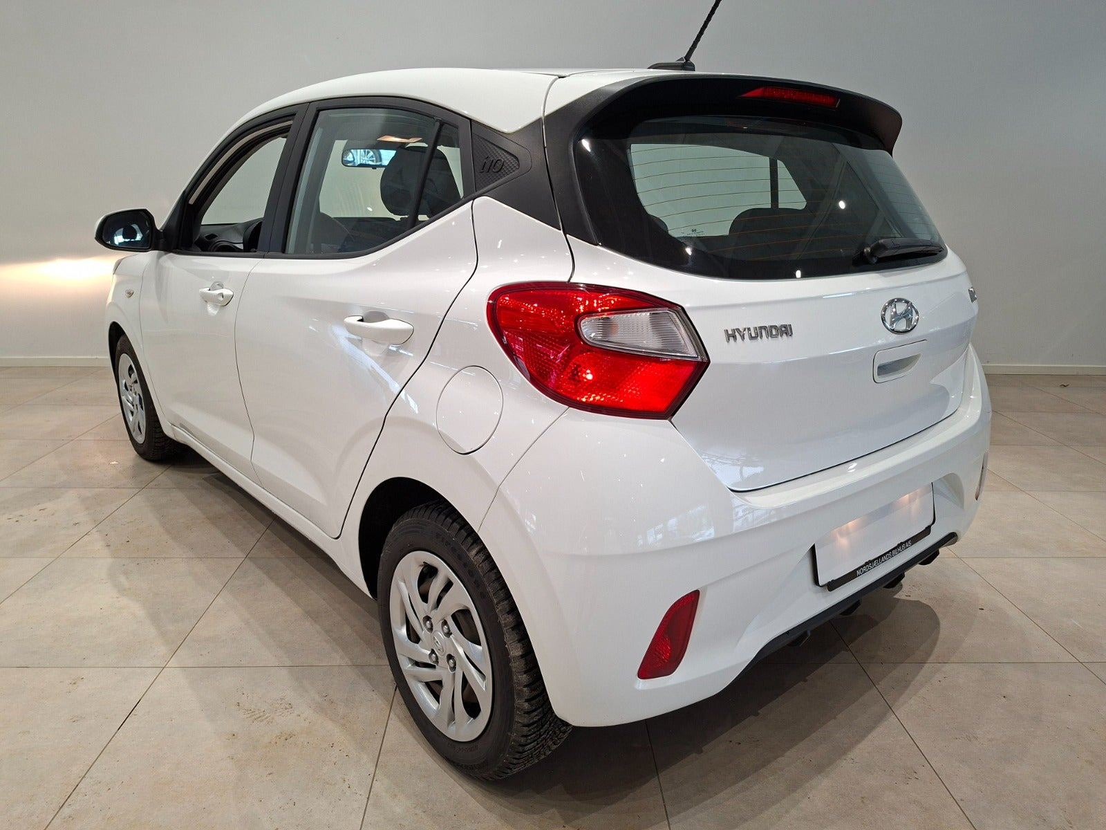 Hvid Hyundai i10 fra 2021