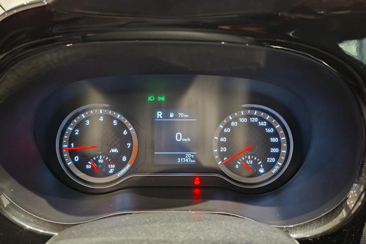 Hvid Hyundai i10 fra 2021