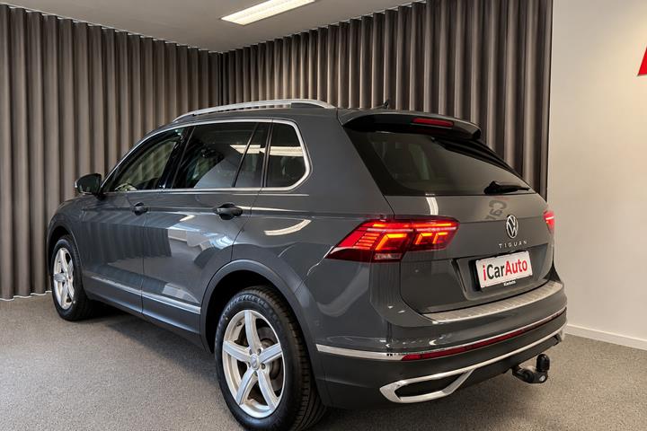 Grå VW Tiguan fra 2021
