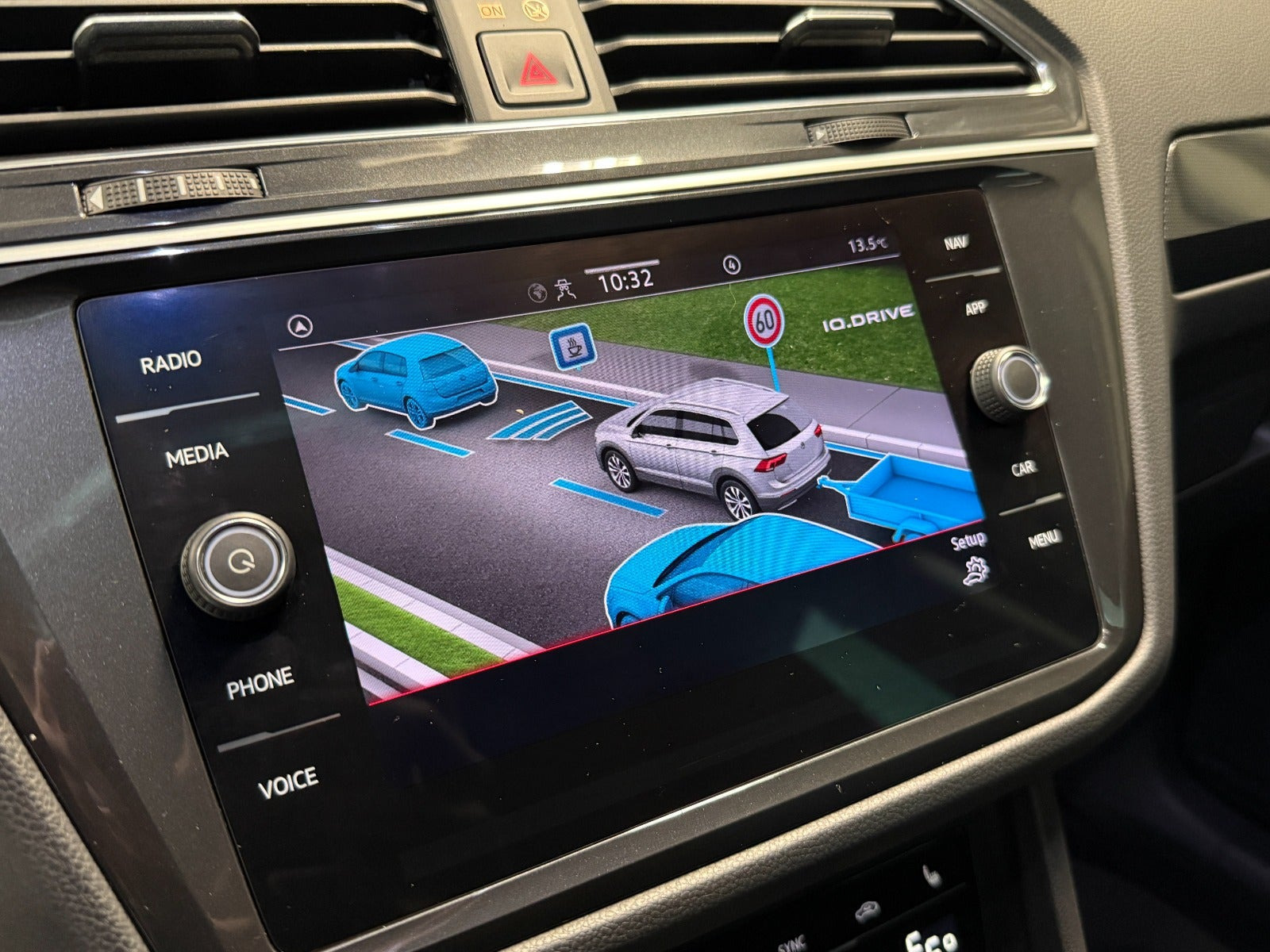 Grå VW Tiguan fra 2021