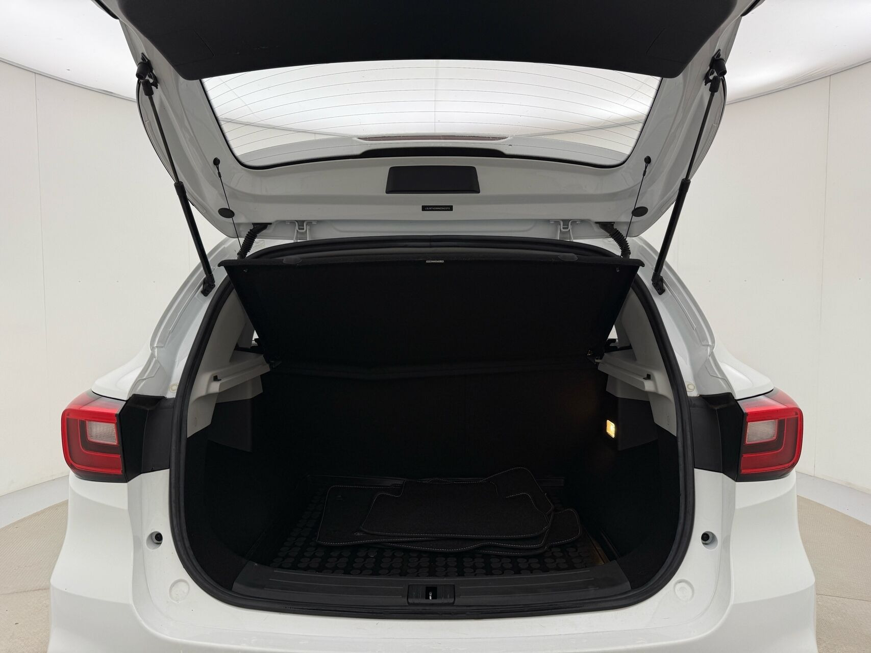 Hvid MG ZS EV fra 2021