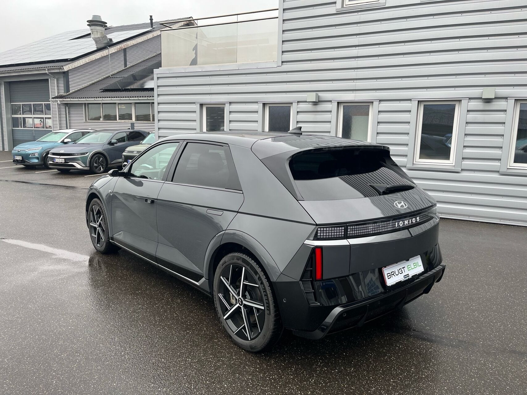 Grå Hyundai Ioniq 5 fra 2025