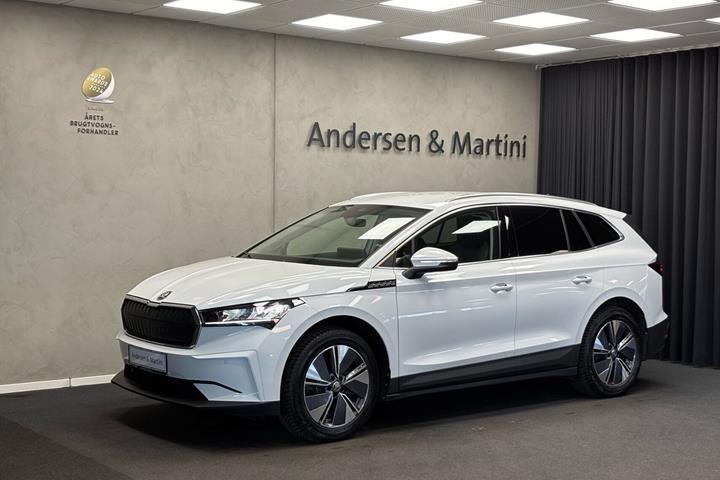 Hvid Skoda Enyaq fra 2025