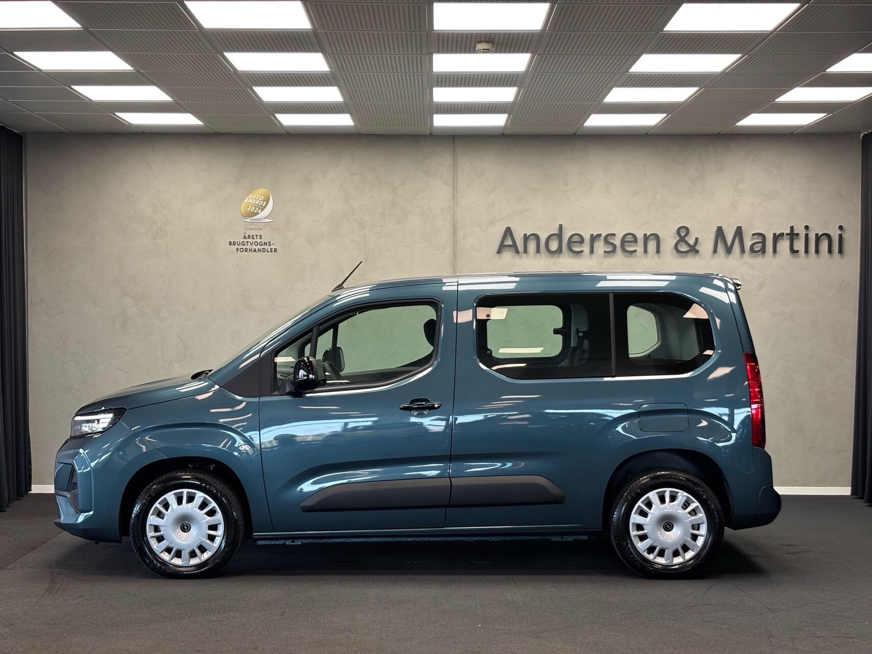 Grøn Opel Combo-e Life fra 2025