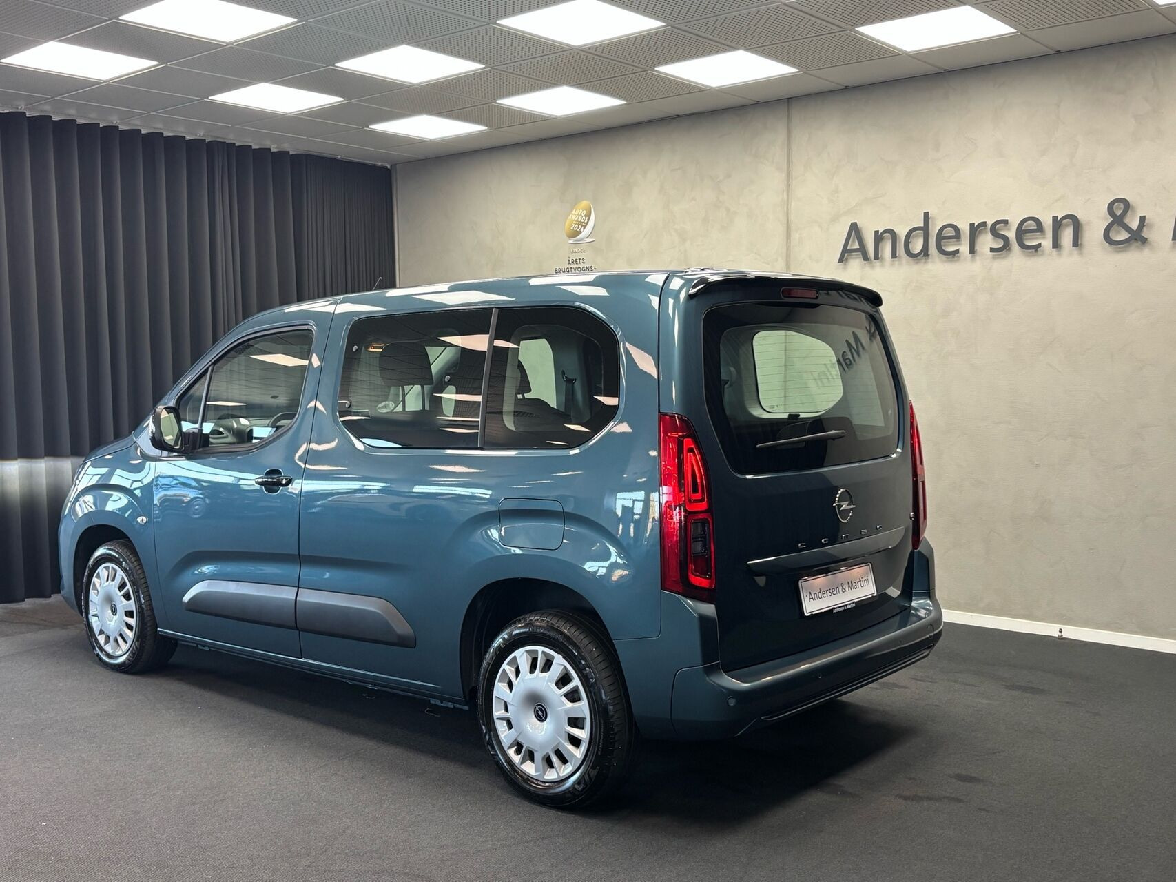 Grøn Opel Combo-e Life fra 2025