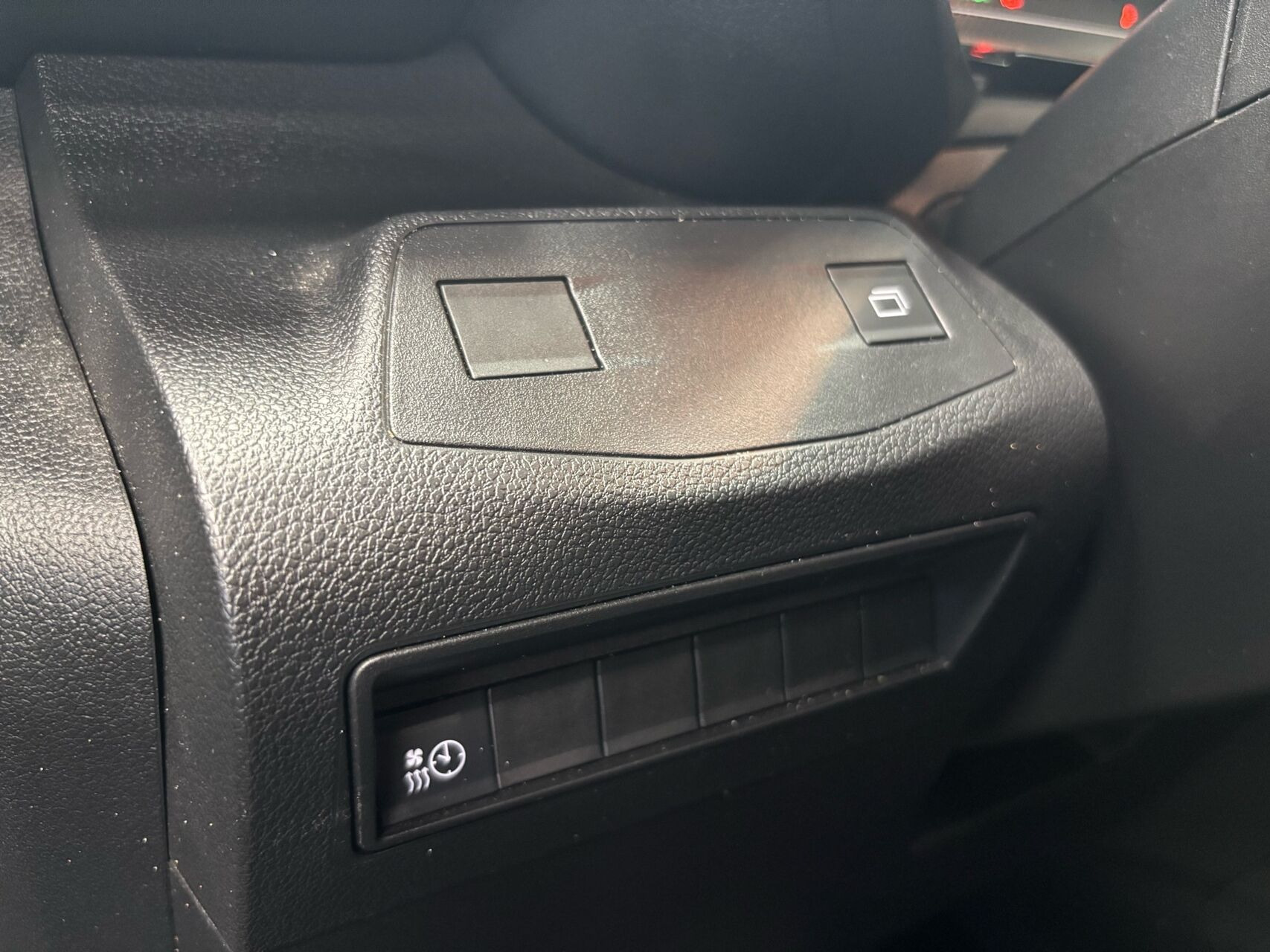 Grøn Opel Combo-e Life fra 2025