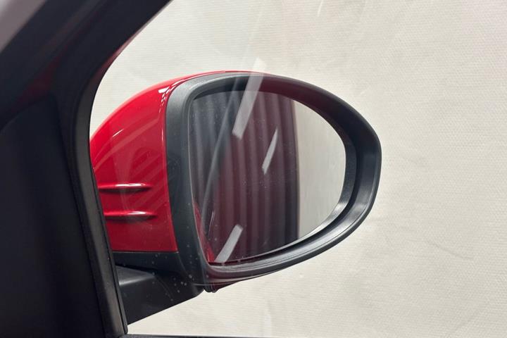 Rød Fiat 500e fra 2023
