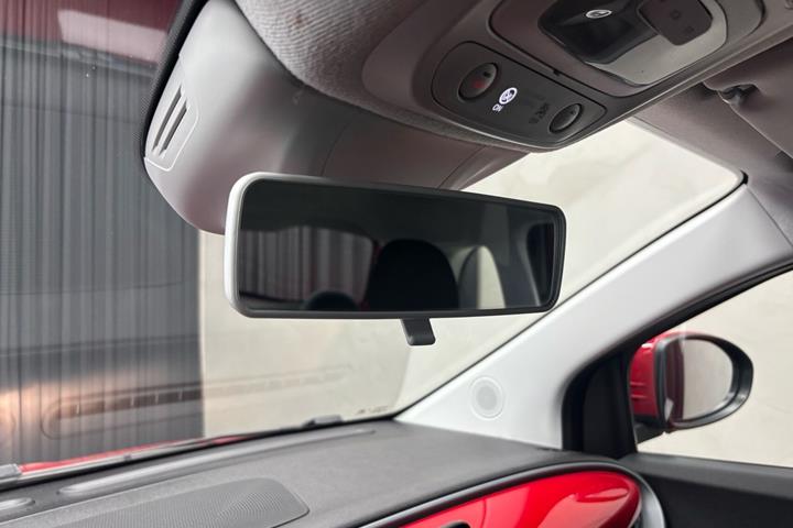 Rød Fiat 500e fra 2023