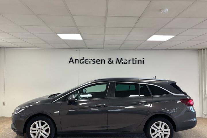 Grå Opel Astra fra 2016