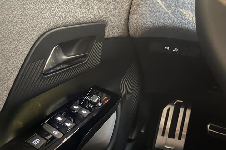 Grøn Citroën ë-C5 Aircross fra 2026