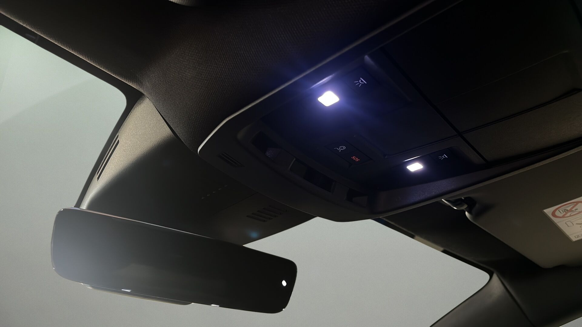 Blå Peugeot e-3008 fra 2026