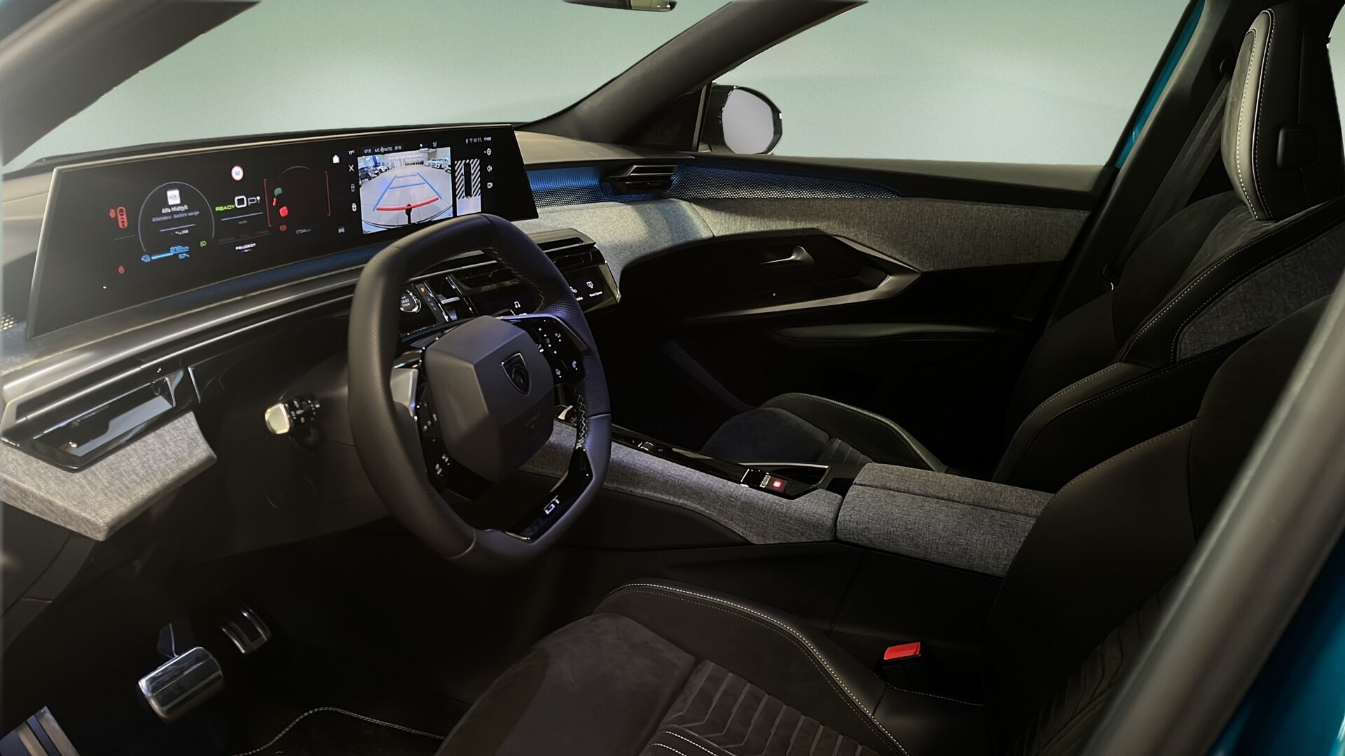 Blå Peugeot e-3008 fra 2026