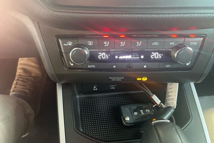 Rød Seat Arona fra 2020