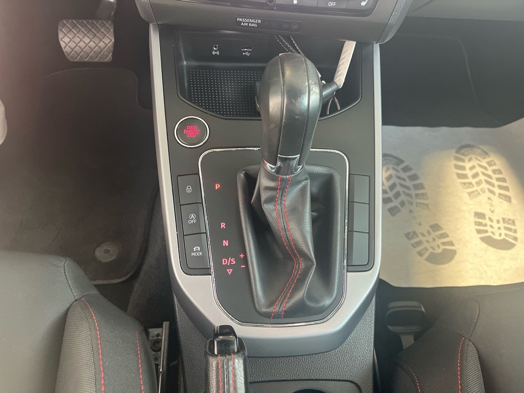 Rød Seat Arona fra 2020