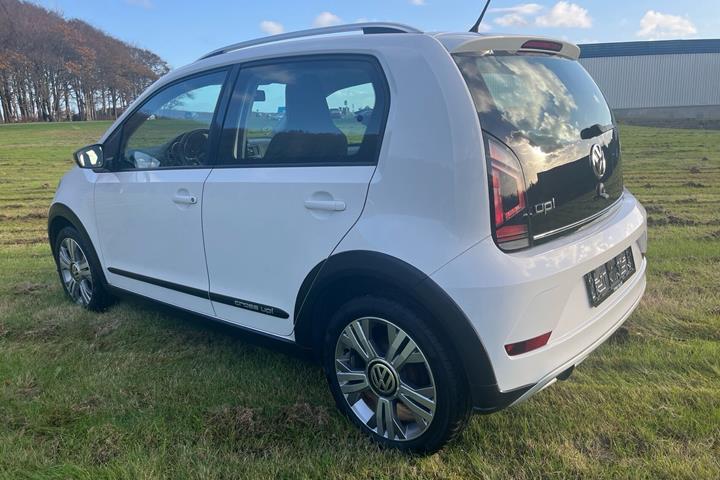 Hvid VW UP! fra 2017