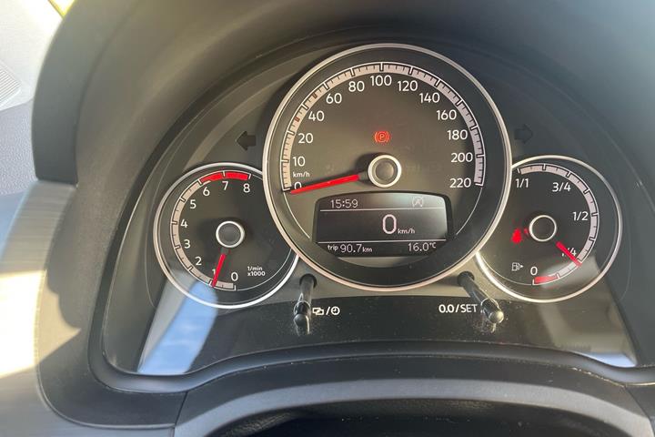 Hvid VW UP! fra 2017