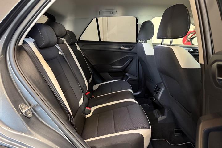 Grå VW T-Roc fra 2021
