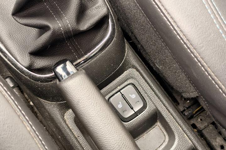 Hvid Opel Karl fra 2016